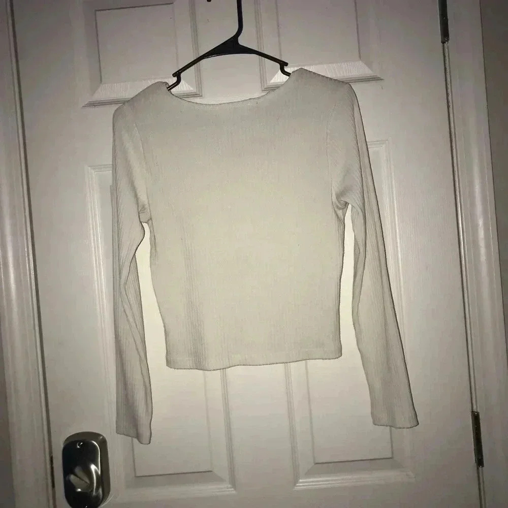 🧽White Ribbed Top - Picture 3 of 3